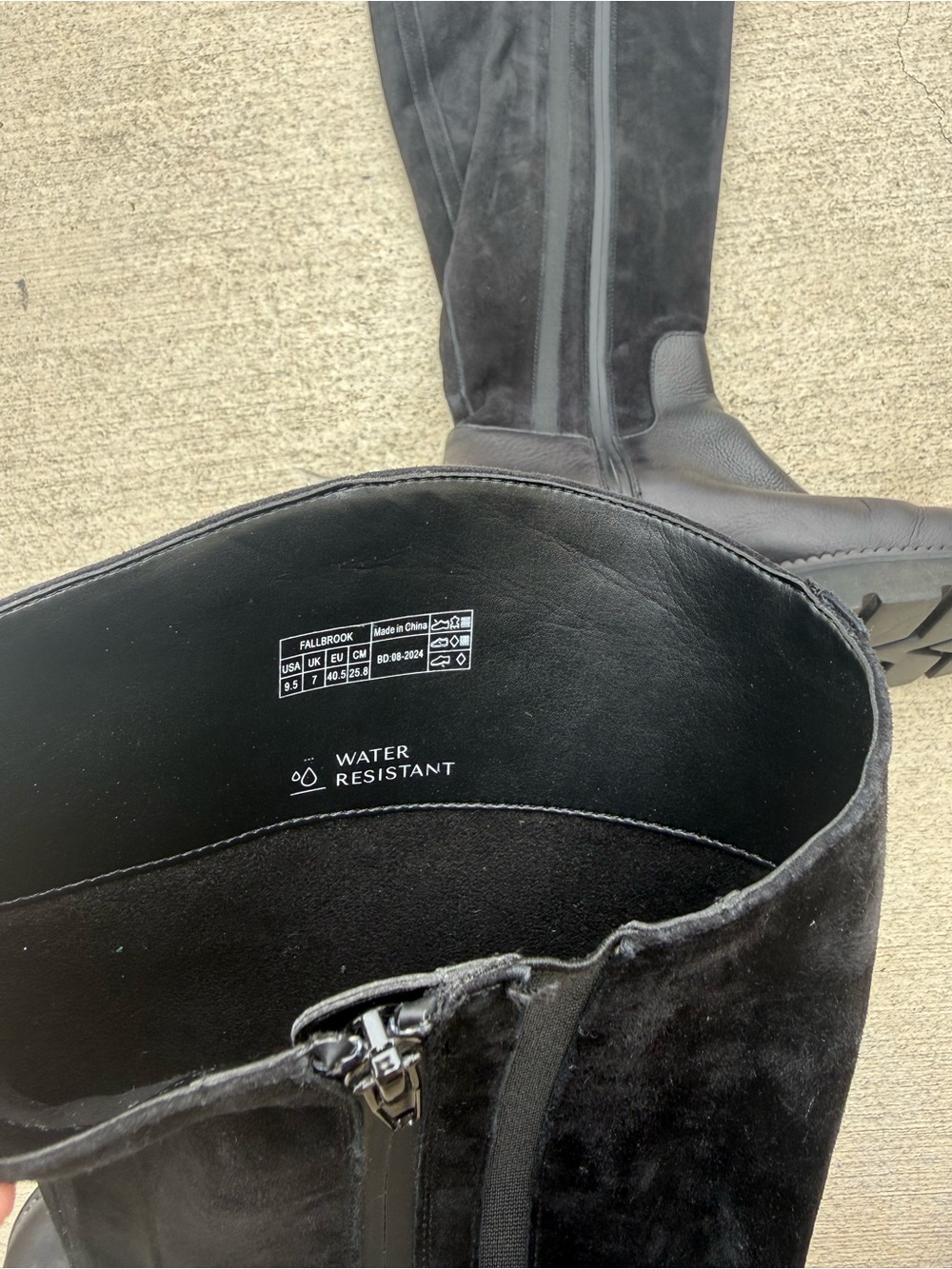 Vionic boots - Picture 4 of 4